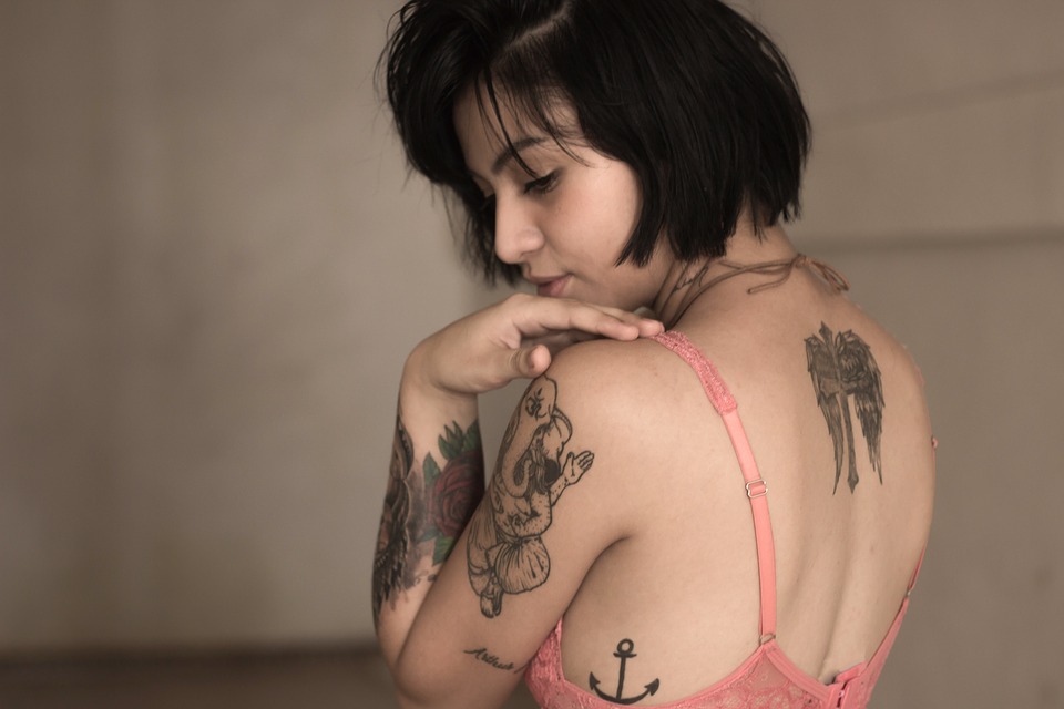 žena, atraktívna, tetovanie